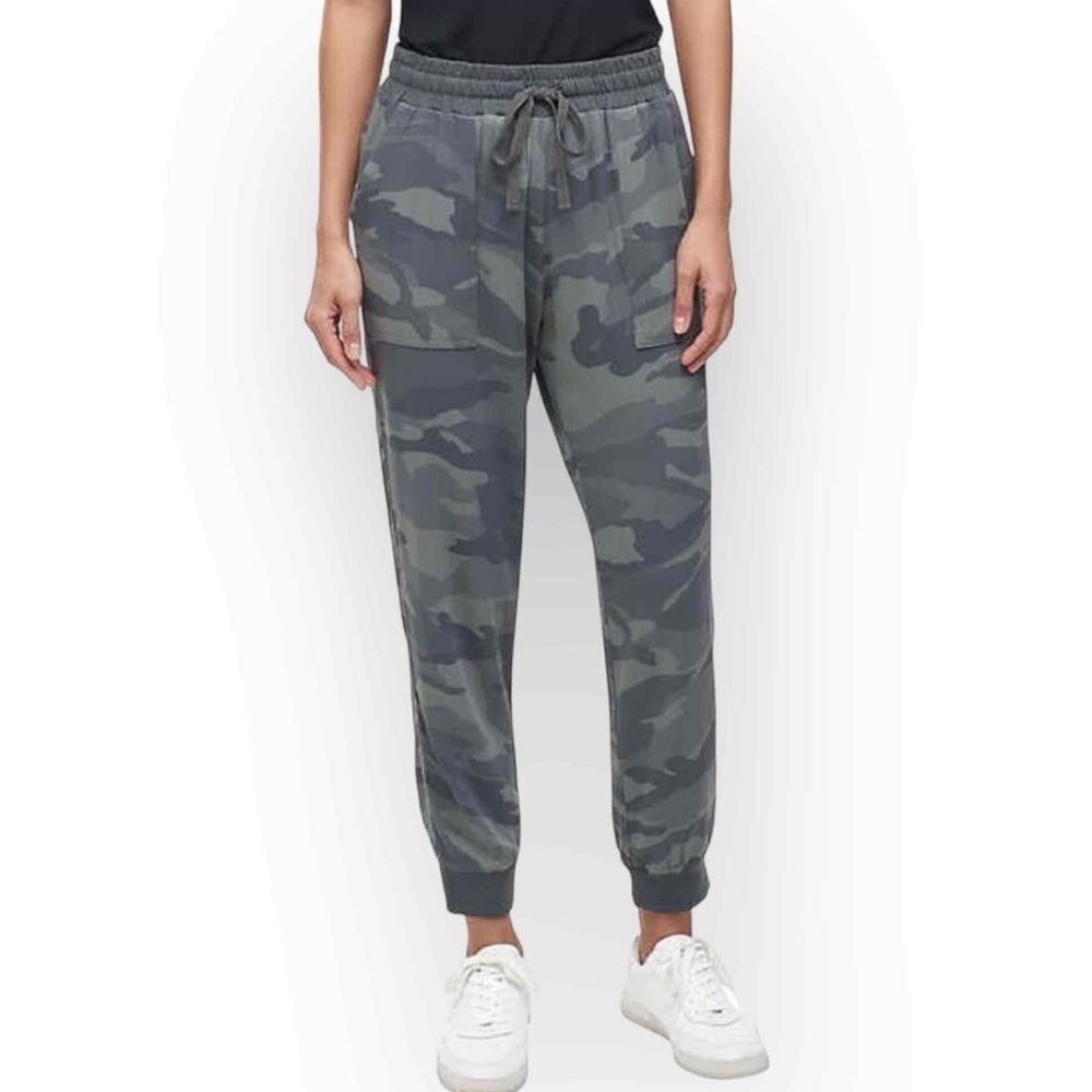Splendid x REVOLVE Green Camouflage Crop Jogger Pants Sweats